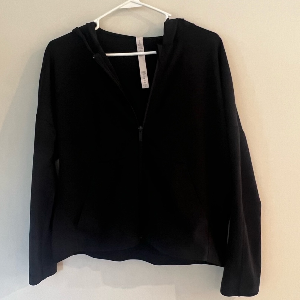 Lululemon Cropped Black Jacket Women’s Size 6
